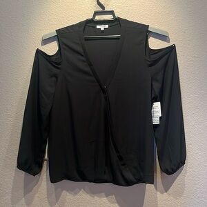 New Maette Women’s Black Cold Shoulder Blouse Size XL NWT